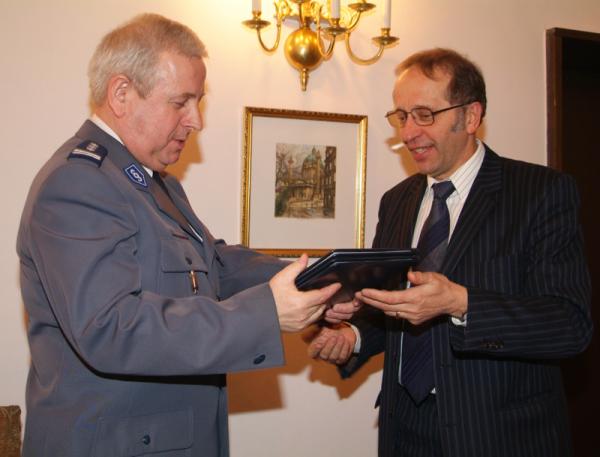 Umowa PK z policja 123.jpg
